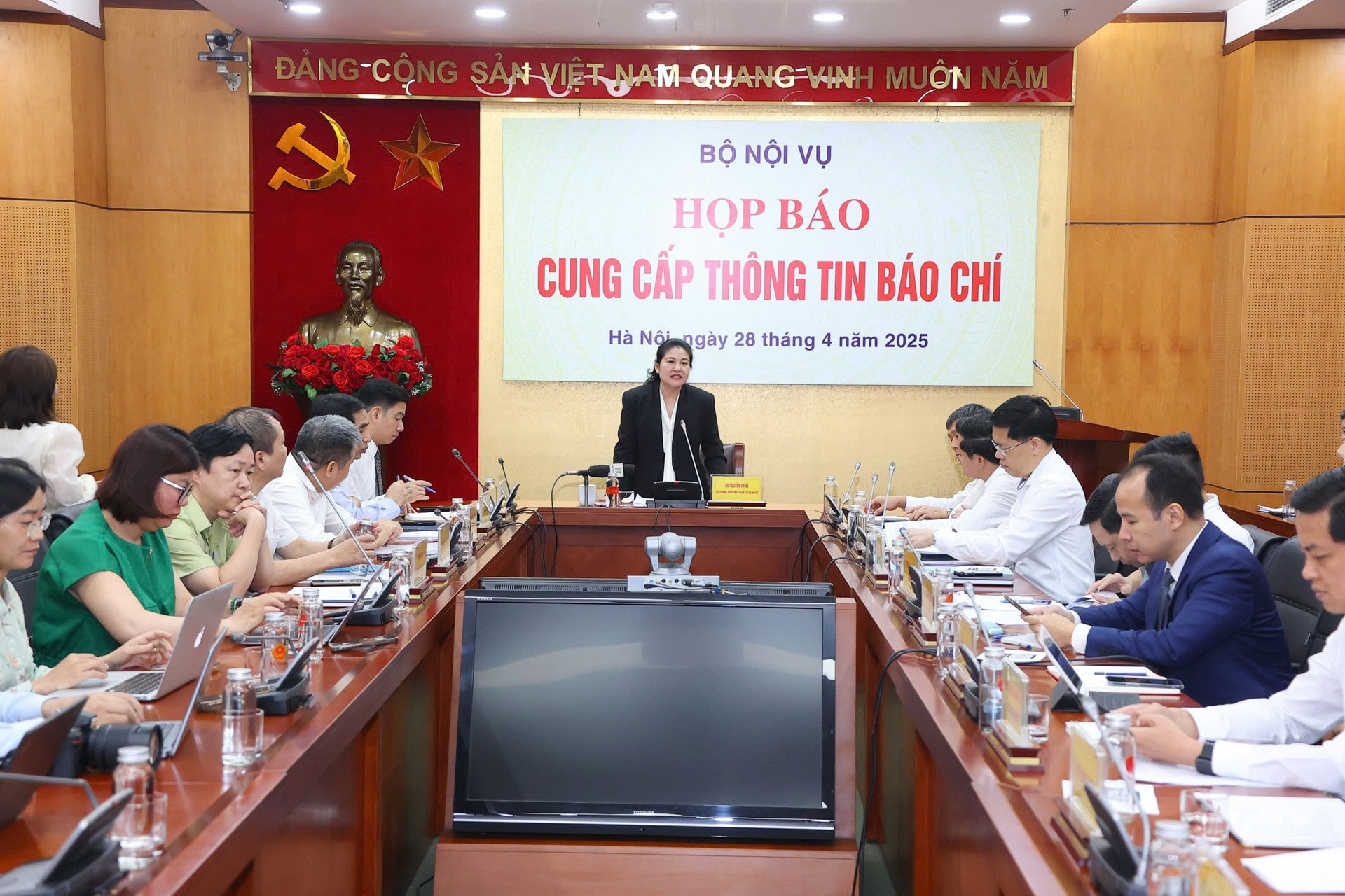 hop bao 1.jpg