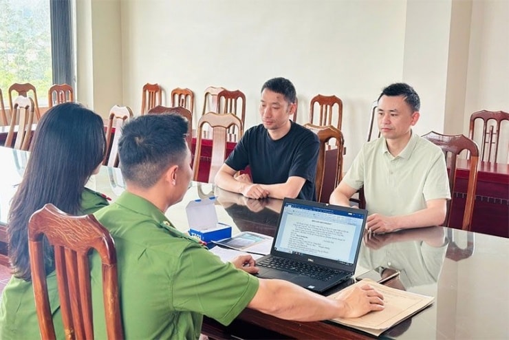 lap-rap-dien-thoai-trai-phep-2.jpg