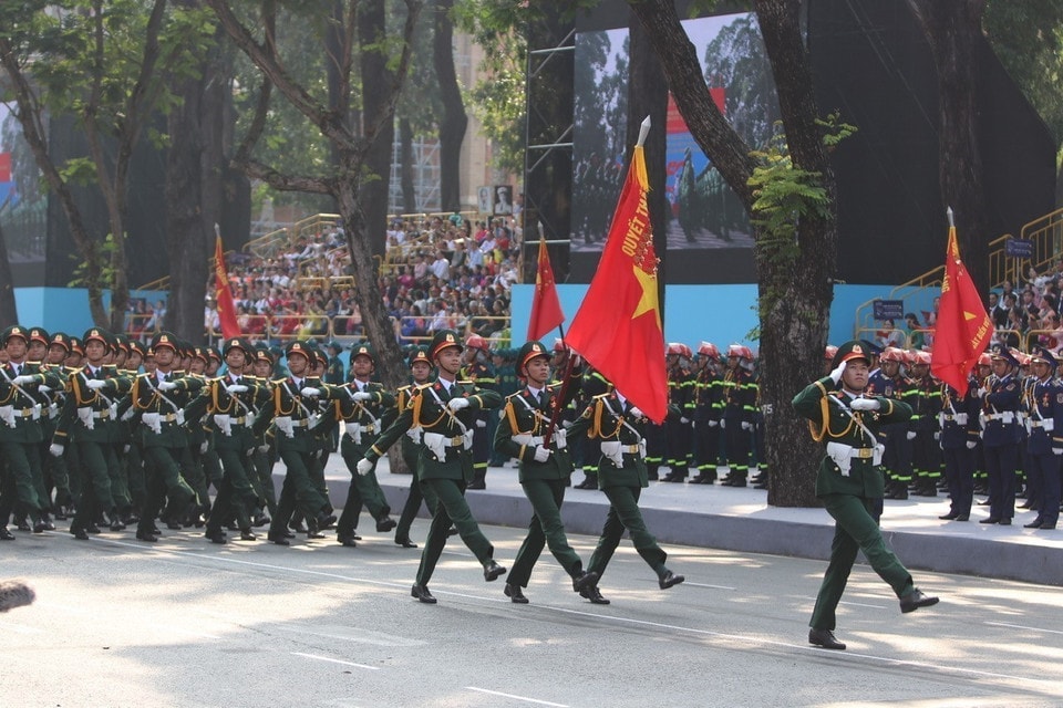 The Army officers march past the grandstand. Photo: VNA