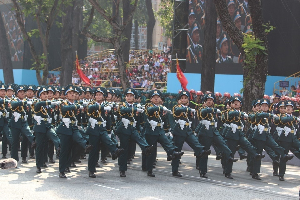The Air Defense-Air Force officers march past the grandstand. Photo: VNA