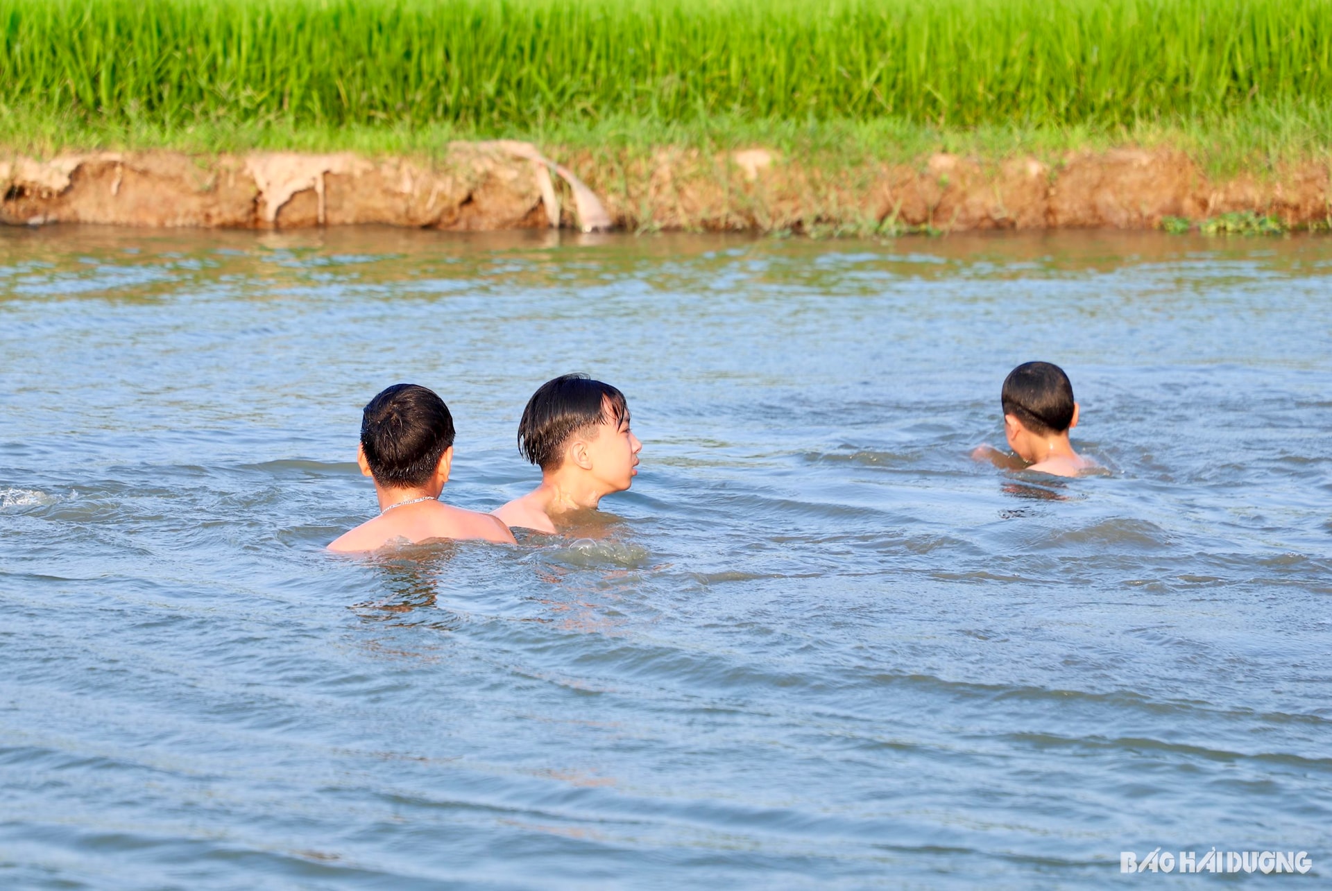 khong-mac-ao-phao.jpg