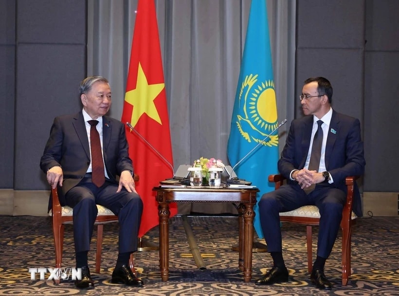 tong-bi-thu-to-lam-hoi-kien-chu-tich-thuong-vien-kazakhstan.jpg