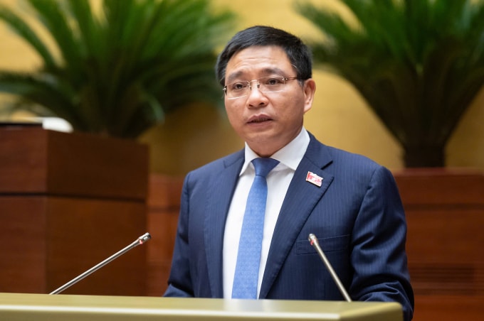 Bộ trưởng Tài chính Nguyễn Văn Thắng trình bày tờ trình sửa đổi Luật Quy hoạch. Ảnh: Cổng TTĐT Quốc hội