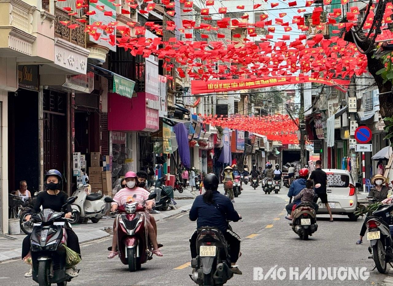 Dự báo khu vực Hải Dương đêm không mưa, ban ngày trời nắng, nhiệt độ thấp nhất từ 22 - 24 độ C, cao nhất từ 30 - 32 độ C