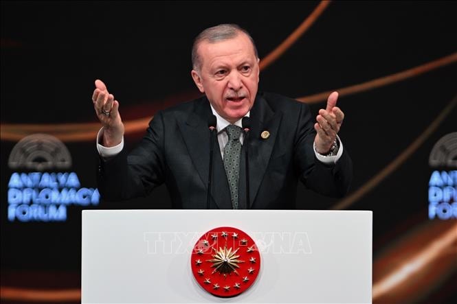 tong-thong-tho-nhi-ky-recep-tayyip-erdogan-phat-bieu-tai-mot-su-kien-o-antalya-ngay-11-4-2025.jpg
