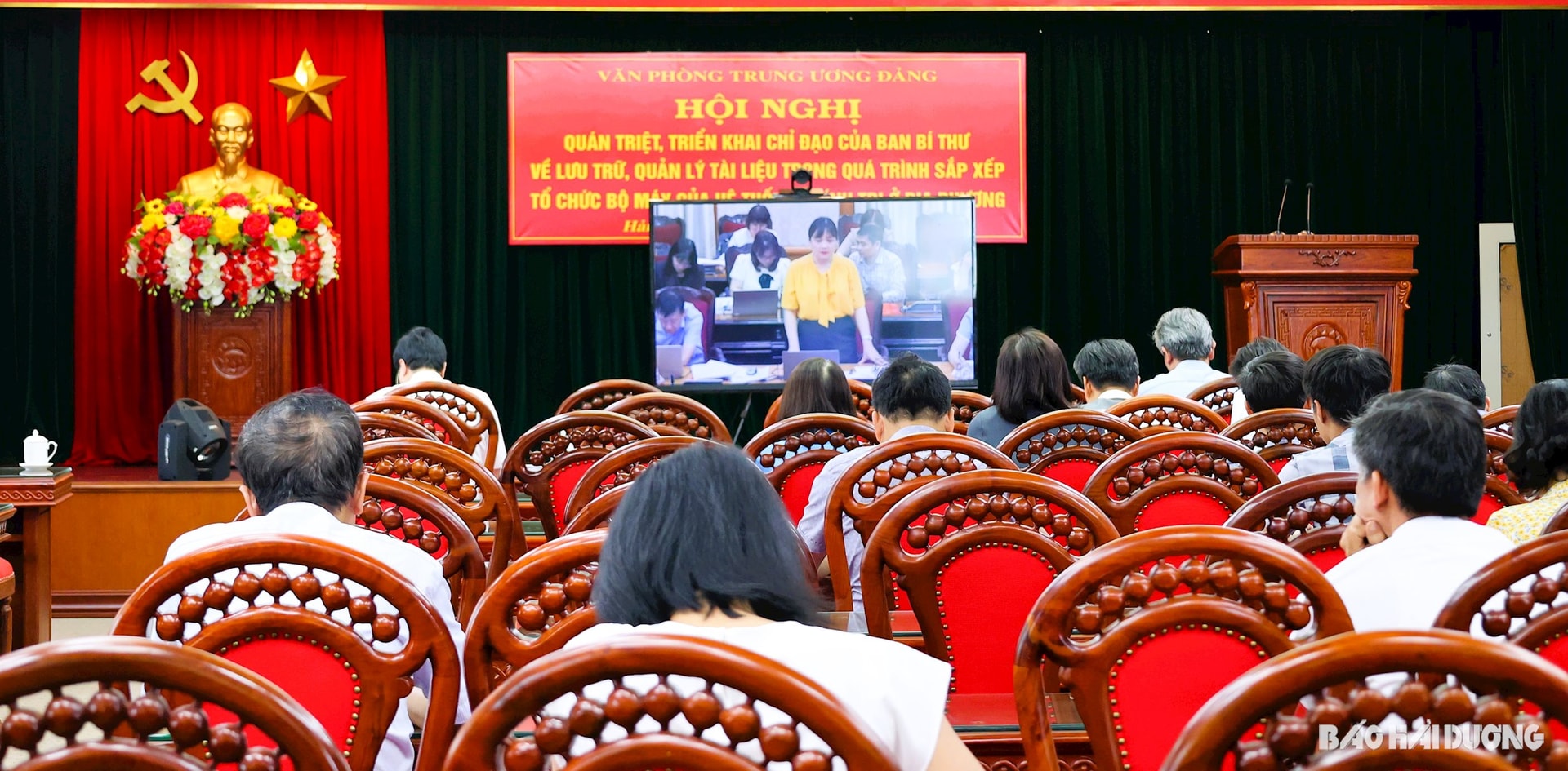 hoi-nghi3.jpg