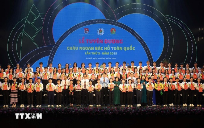 ttxvn-chu-tich-nuoc-luong-cuong-du-le-tuyen-duong-chau-ngoan-bac-ho-toan-quoc-lan-thu-x-nam-2025-11.jpg