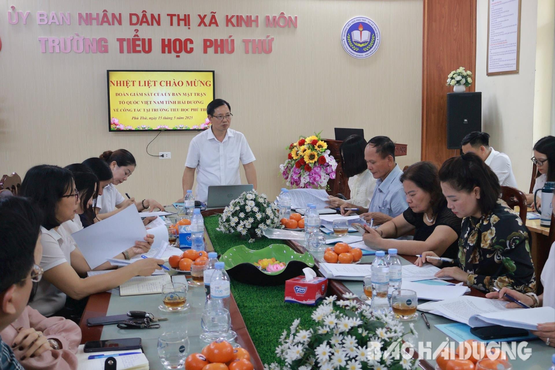 Đoàn giám sát làm việc với Trường Tiểu học Phú Thứ