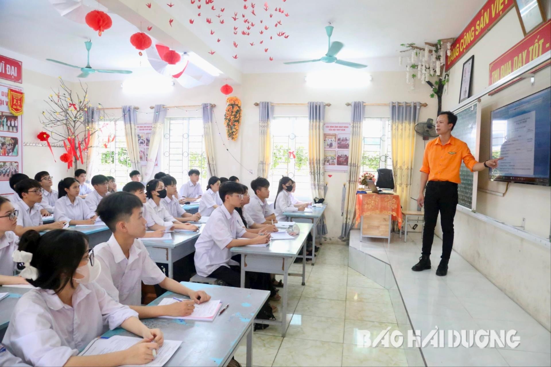 dang-ky-du-thi-lop-10(1).jpg