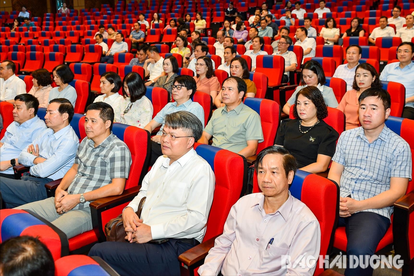 Các đại biểu dự hội g
