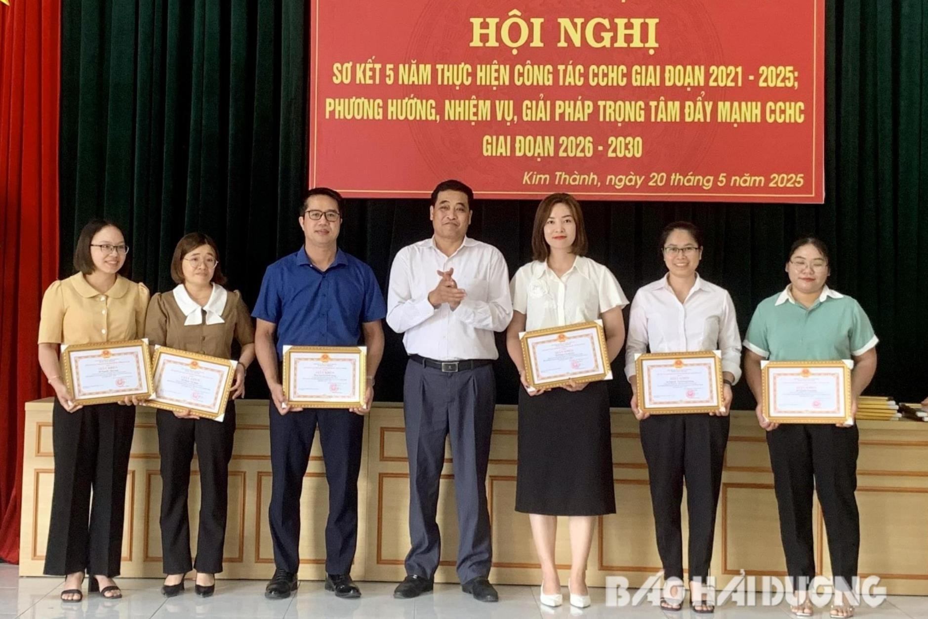 cai-cach-hanh-chinh-kim-thanh-1-1-.jpg