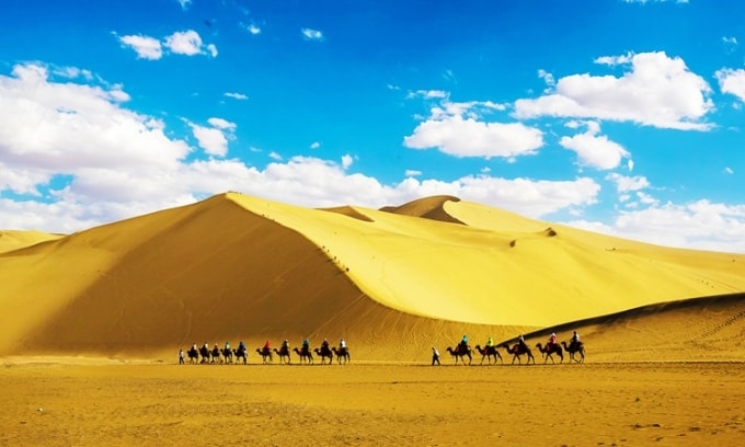 Đụn cát hát ở Đôn Hoàng. Ảnh: Xinhua