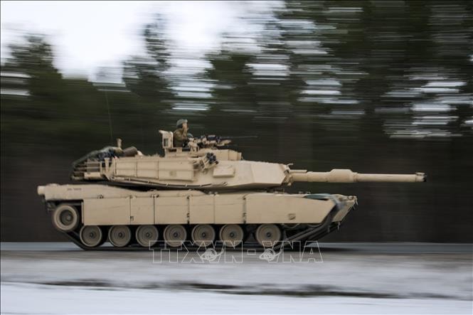binh-si-my-dieu-khien-xe-tang-m1-abrams-tham-gia-mot-cuoc-tap-tran-cua-to-chuc-hiep-uoc-bac-dai-tay-duong.jpg