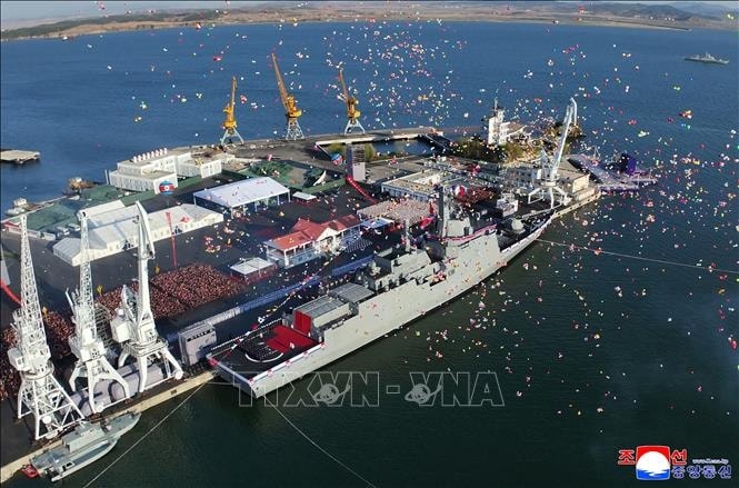 ha-thuy-tau-1.jpg