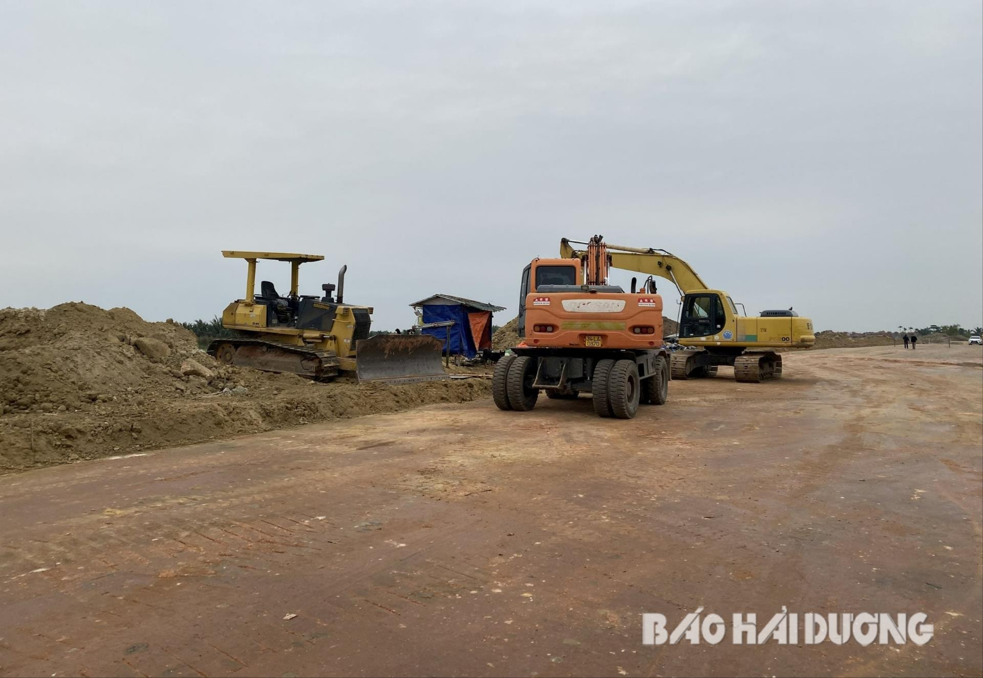Hiện dự án xây dựng đường trục Đông - Tây huyện Kim Thành giai đoạn 2 còn 17 hộ dân đang thực hiện giải phóng mặt bằng. Công tác giải phóng mặt bằng dự kiến sẽ hoàn thành trước 30/6
