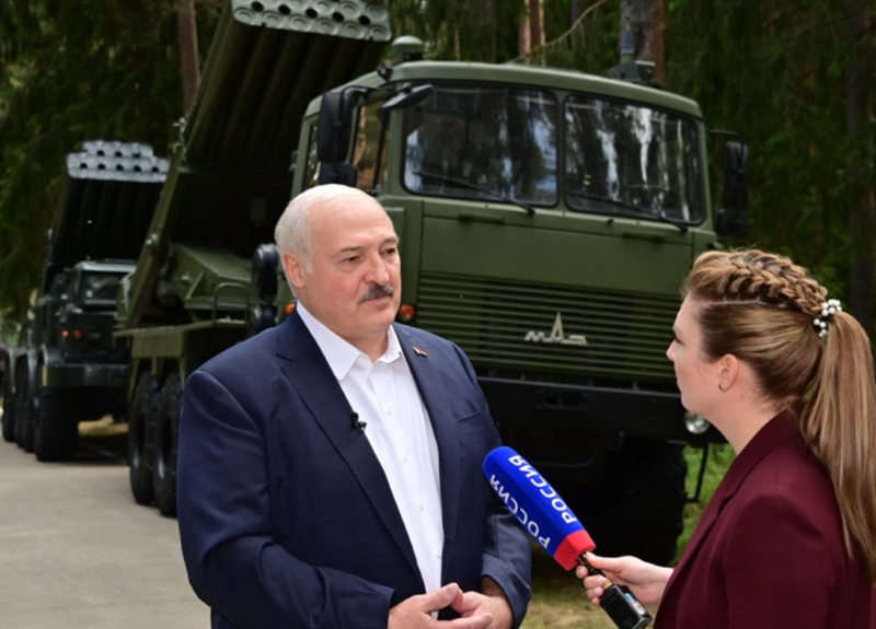 tong-thong-belarus-alexander-lukashenko-trong-mot-cuoc-phong-van-voi-kenh-rossiya-1-tai-minsk-khi-ong-cho-biet-belarus-da-bat-dau-tiep-nhan-vu-khi-hat-nhan-chien-thuat-cua-nga.png