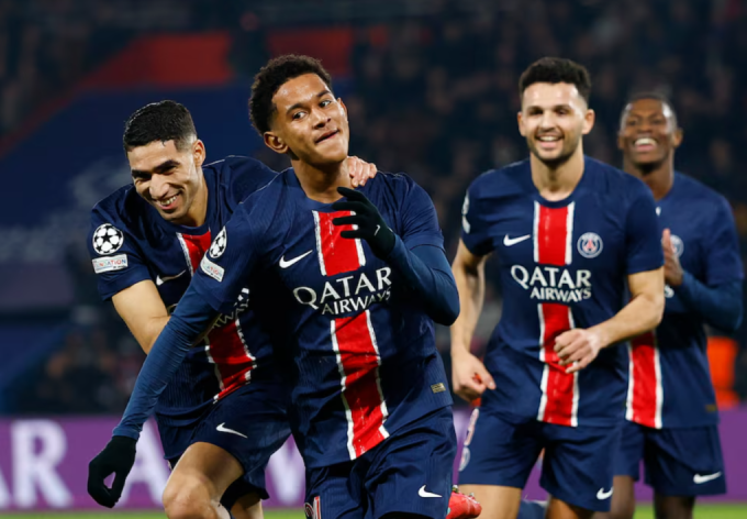 Các cầu thủ PSG mừng bàn ấn định tỷ số trong trận thắng Brest 7-0 trên sân Parc des Princes, Paris, Pháp ngày 19/2. Ảnh: Reuters