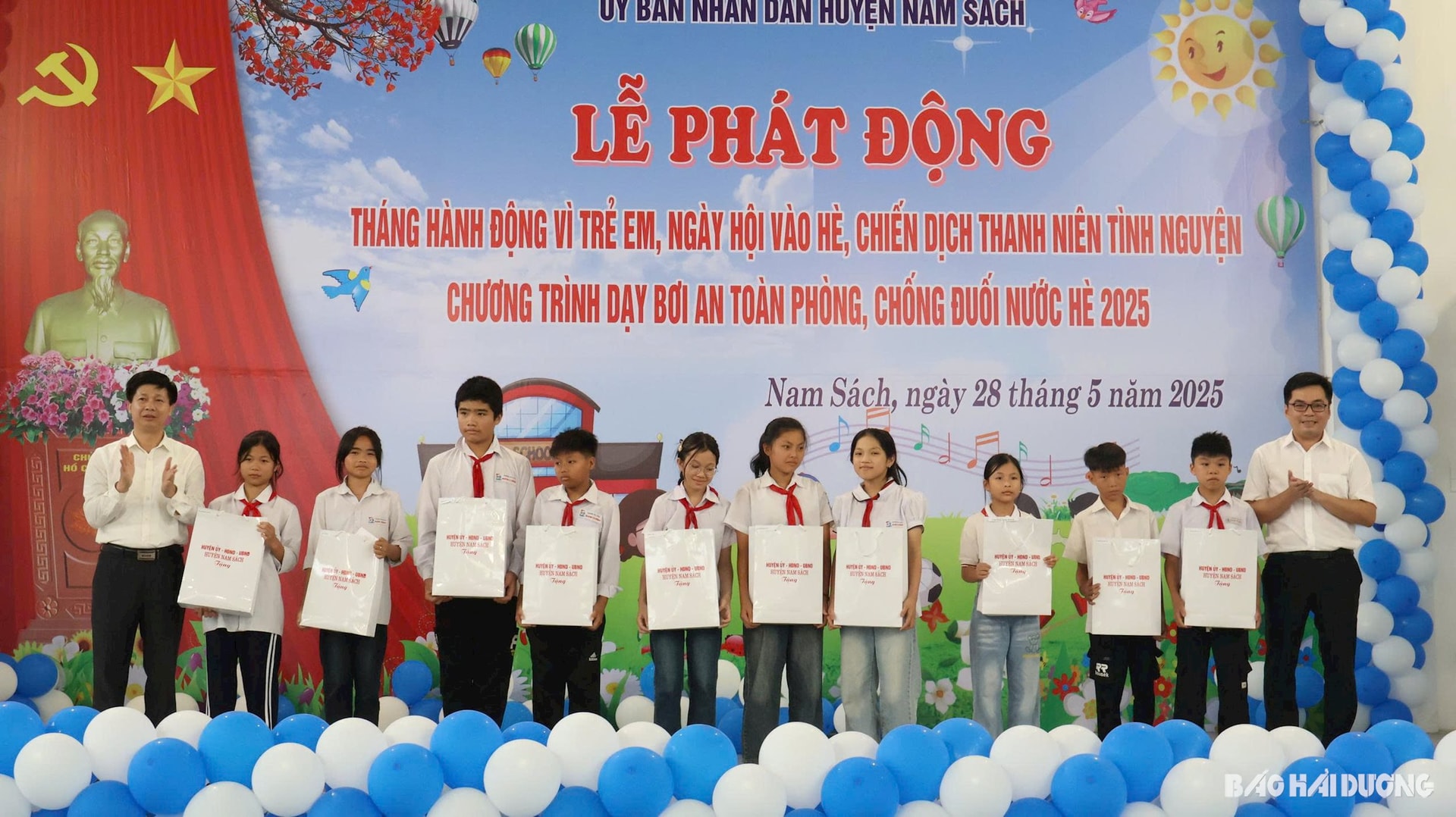 nam-sach-tang-qua(1).jpg
