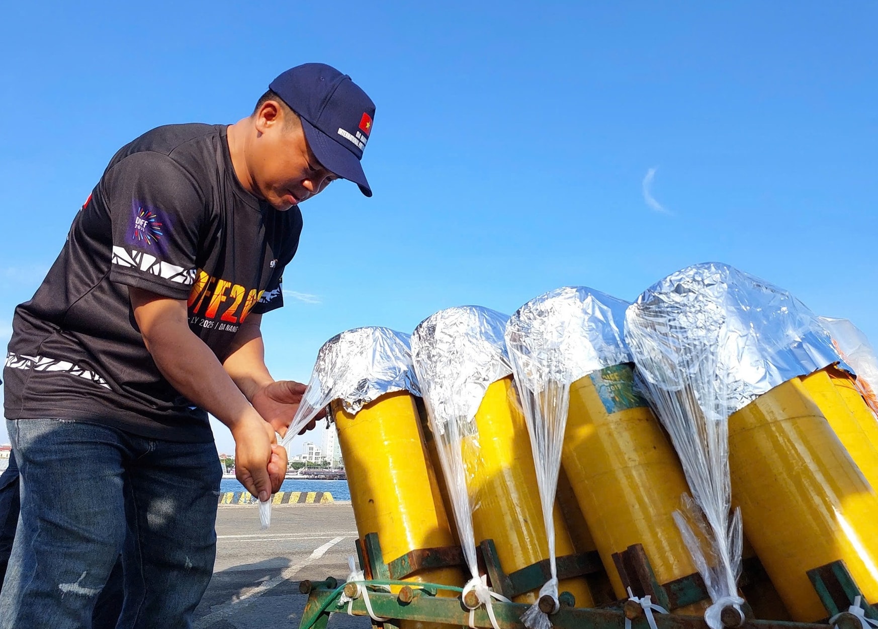 floats-da-nang.jpg