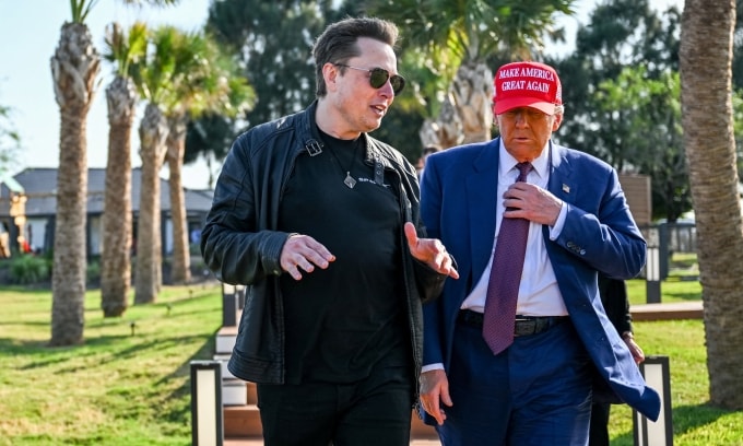 Tỷ phú Elon Musk và ông Donald Trump tại Brownsville, Texas, Mỹ, hồi tháng 11/2024. Ảnh: Reuters