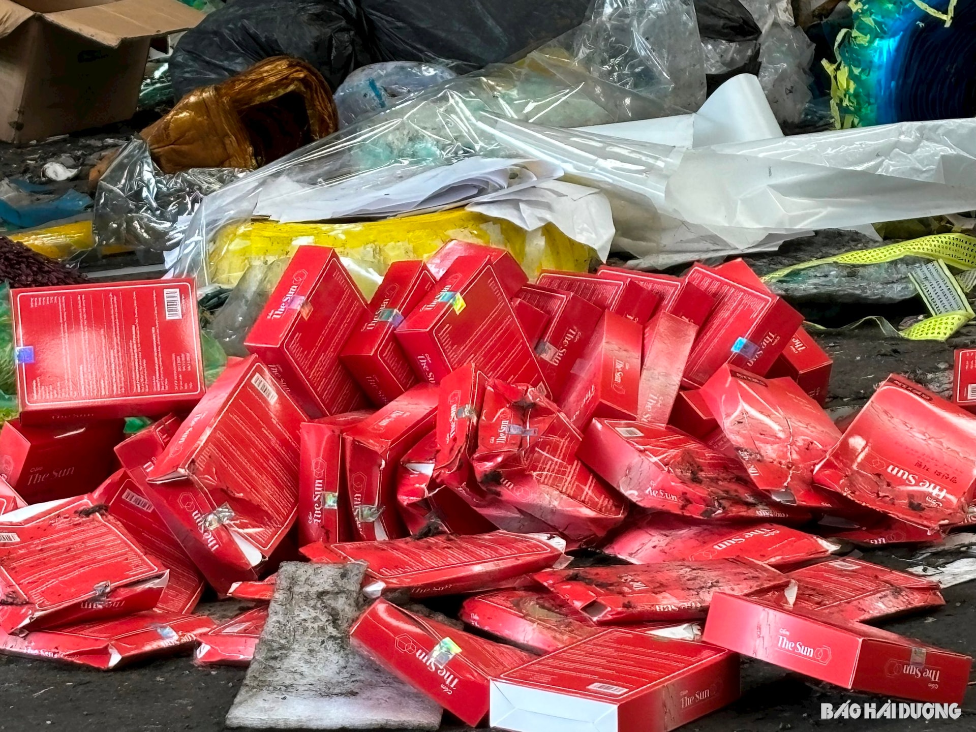 Hàng hóa vi phạm bị tiêu hủy tại Công ty CP Môi trường xanh Minh Phúc