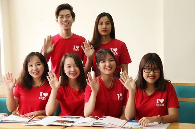 sinh-vien-truong-dai-hoc-kinh-te.png