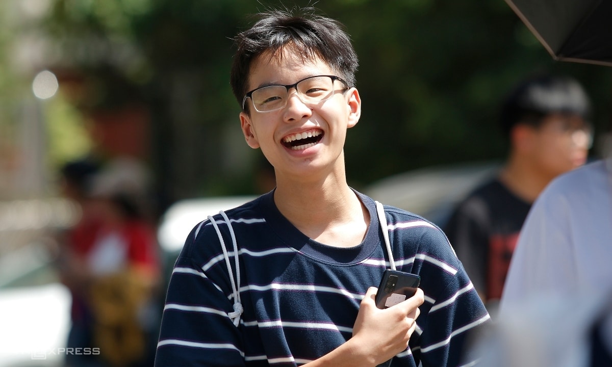 thi-sinh-thi-vao-lop-10.jpg