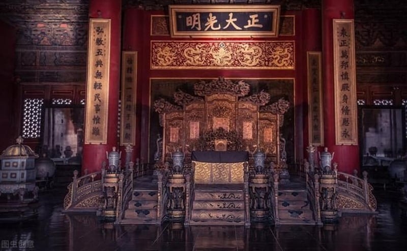Những ngai vàng được lưu giữ ở đây đại diện cho kỹ thuật chạm khắc và chế tạo tinh xảo nhất thời bấy giờ. (Ảnh: Sohu)