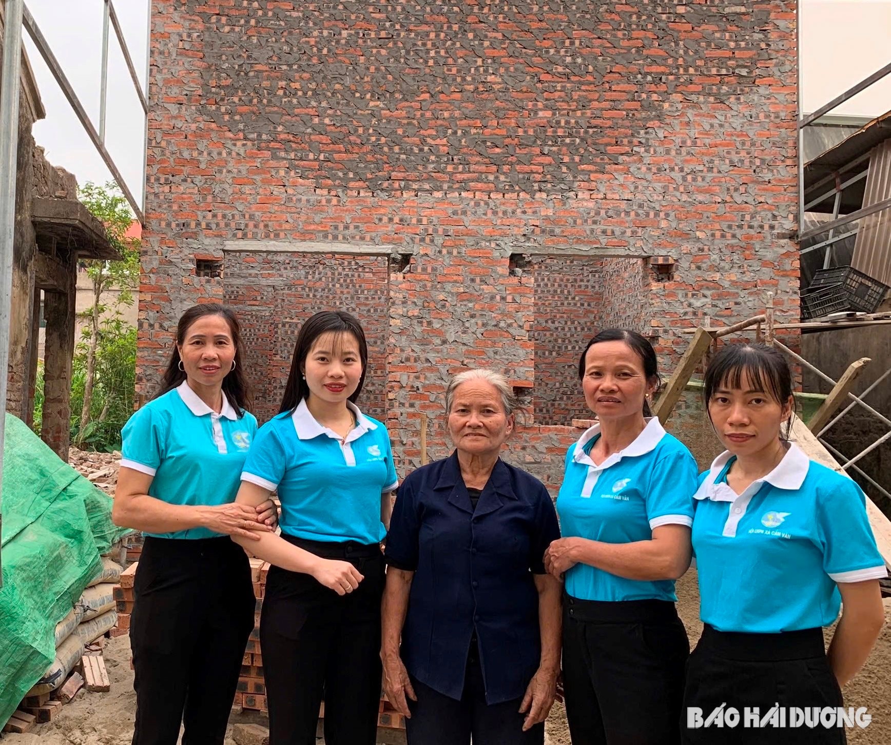 ផ្ទះ - បន្ទប់ 1