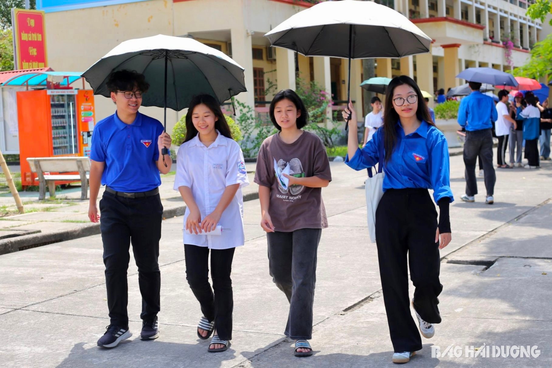 tinh-nguyen-vien1.jpg