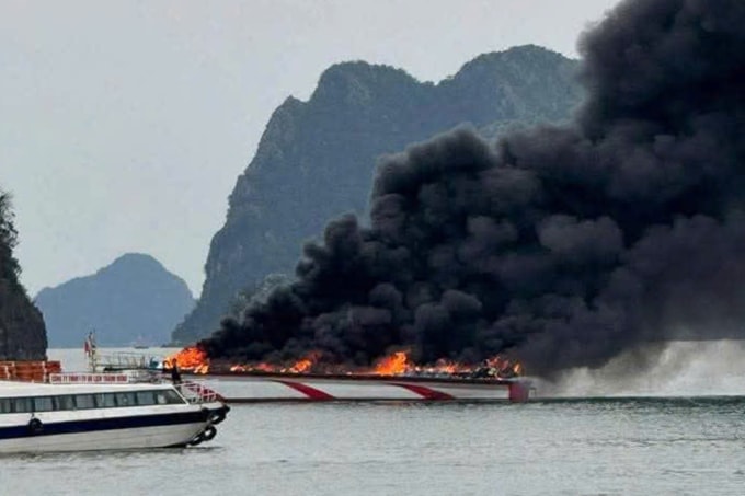 เรือวิ่ง.jpg