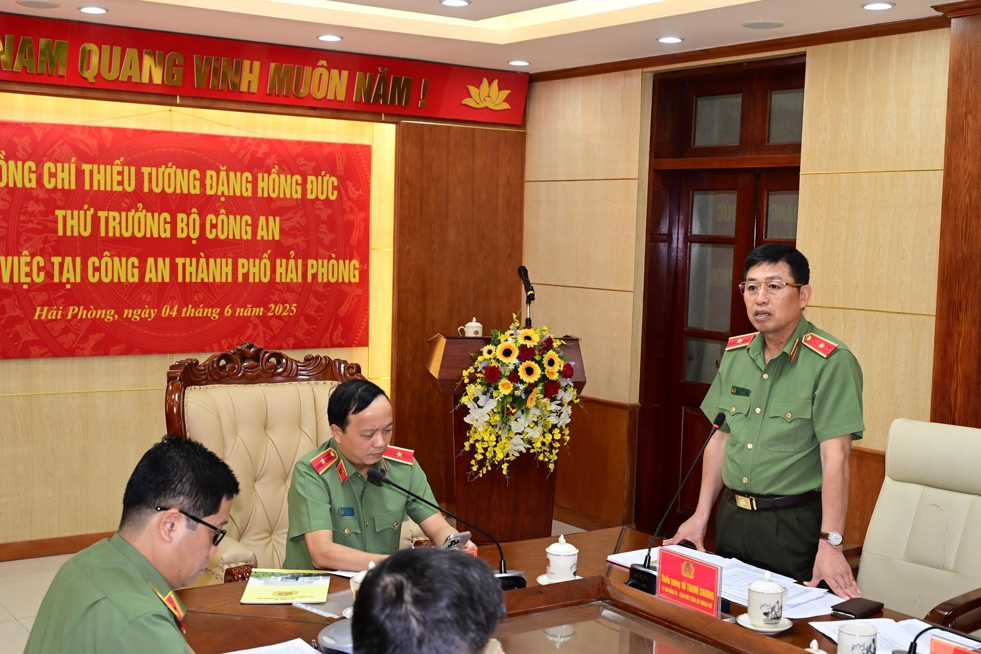 thu-truong-cong-an.jpeg