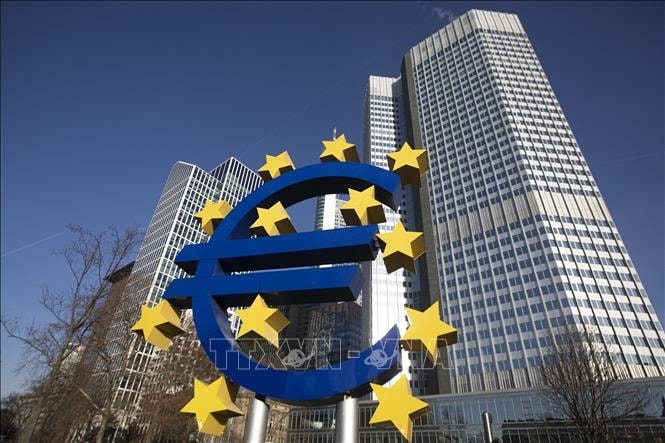 ecb-lai-suat.jpg