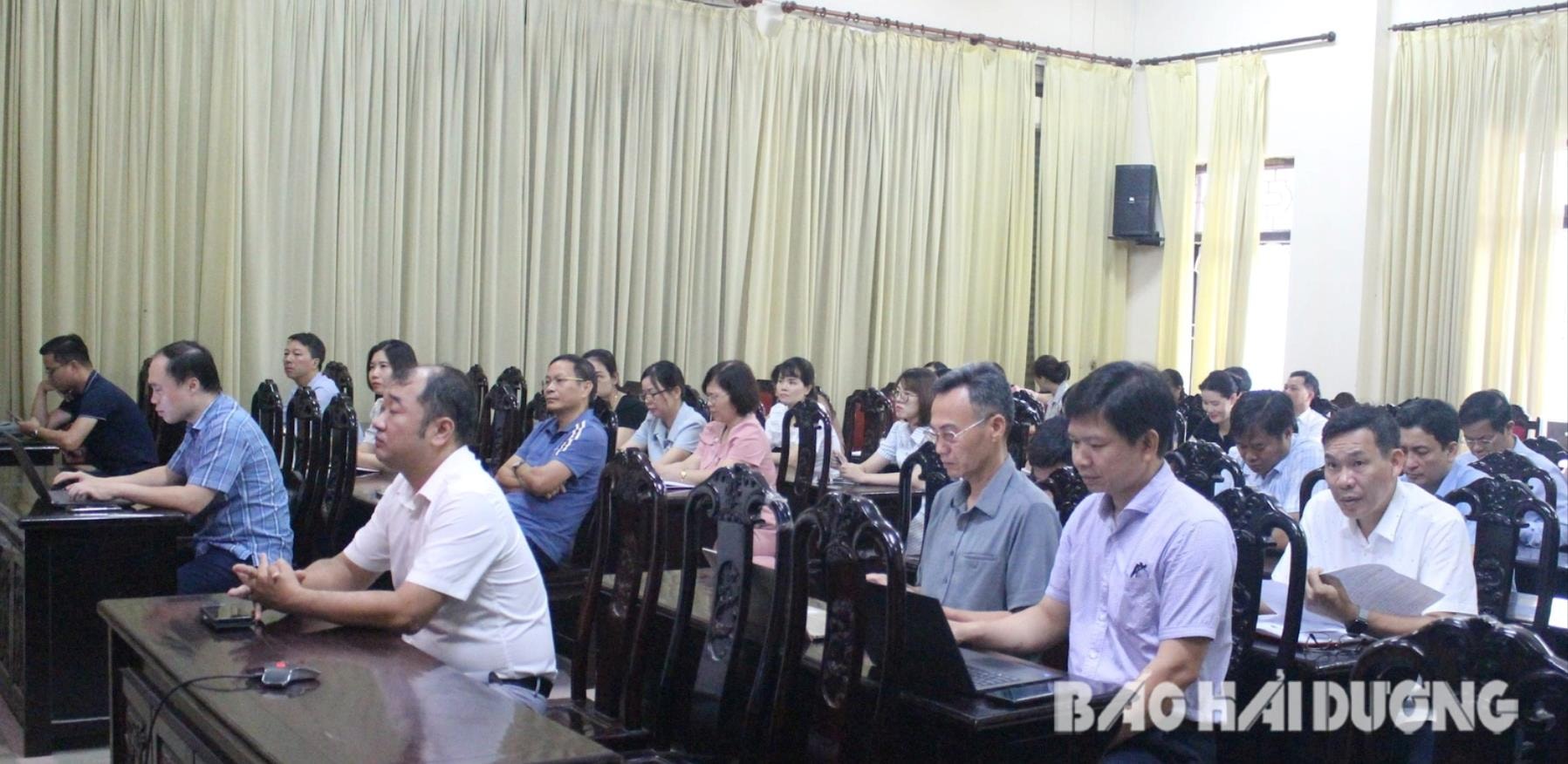 bao-cao-vien1(1).jpg