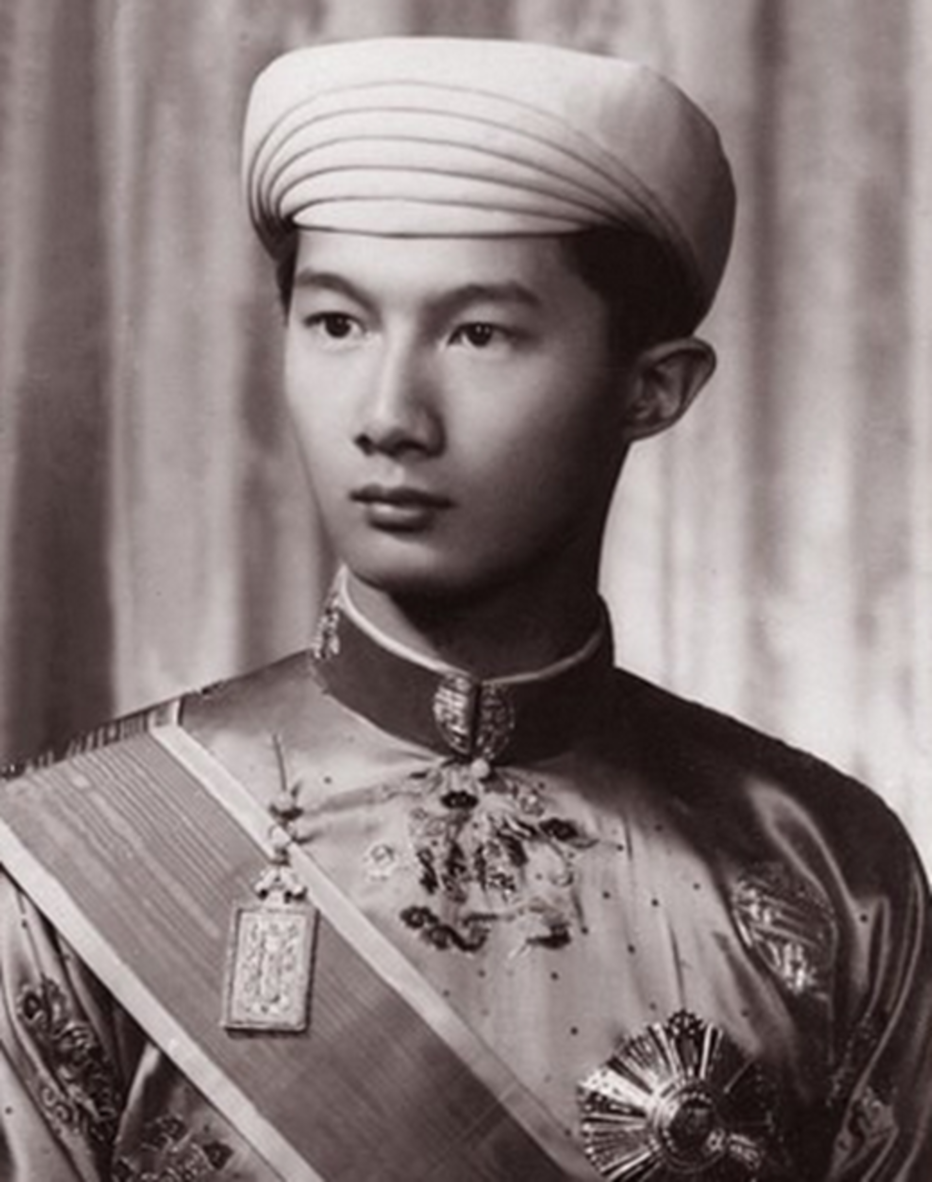 Thái tử Bảo Long.