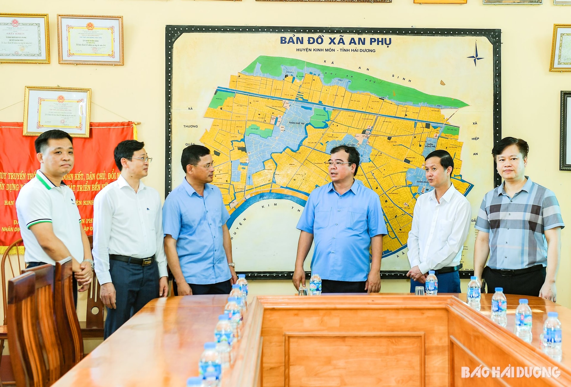 kinh-mon.jpg