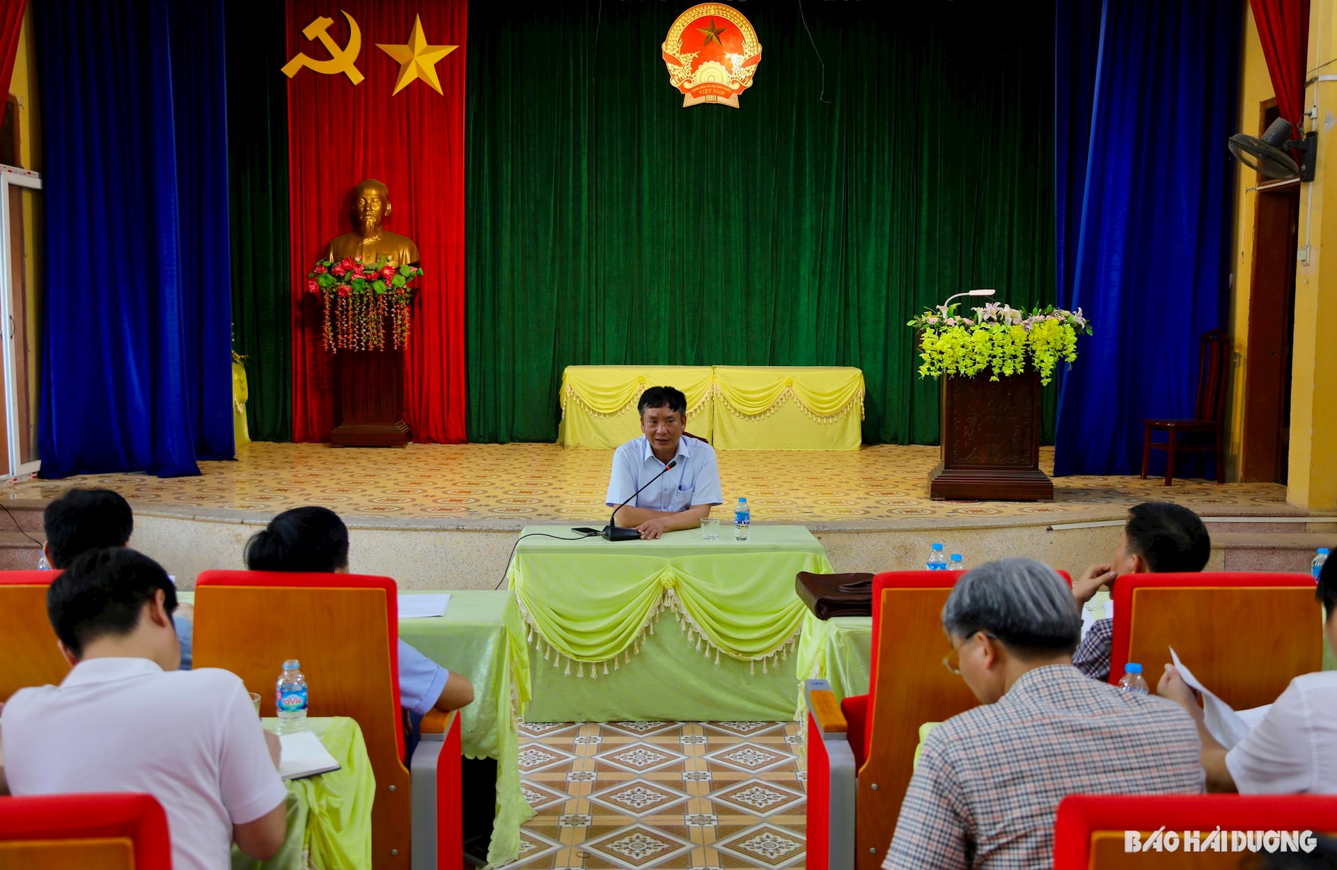 nam-sach.jpg