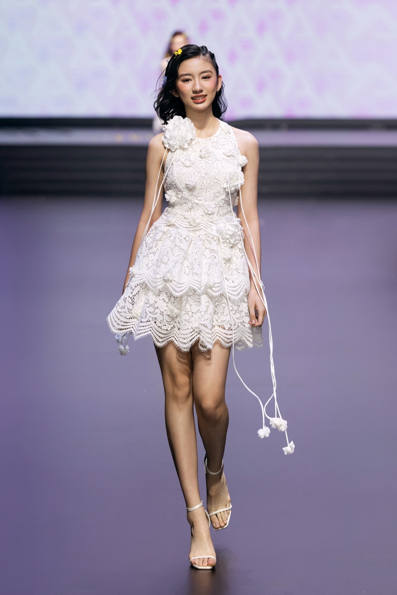 6-cac-look-nam-trong-bst-vivavivu-cua-ntk-adrian-anh-tuan1.jpg