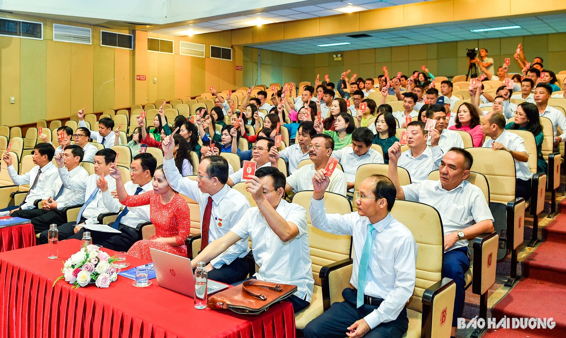 bieu-quyet.jpg