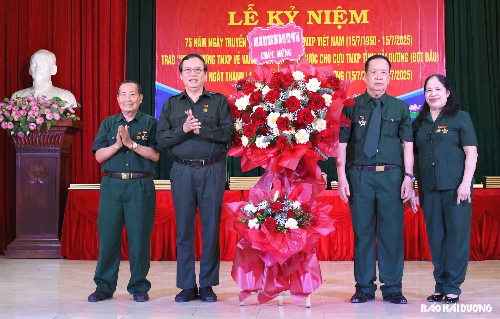thanh-nien-xung-phong-1(1).jpg