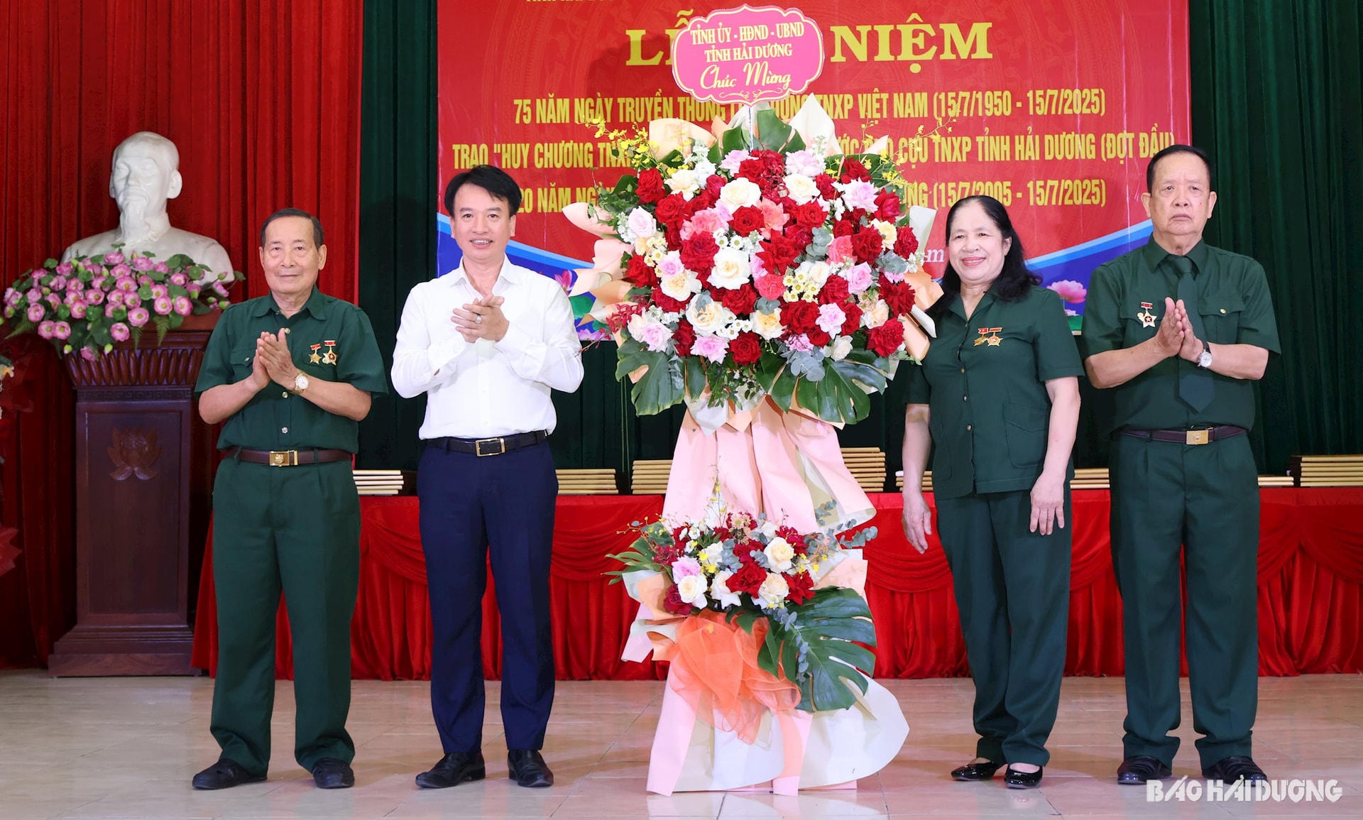 thanh-nien-xung-phong-2.jpg