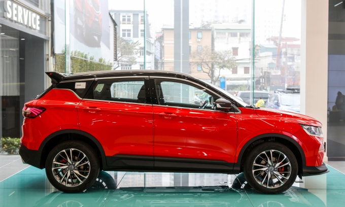 Mẫu Geely Coolray nhập khẩu Malaysia tại một đại lý ở Hà Nội. Ảnh: Lương Dũng