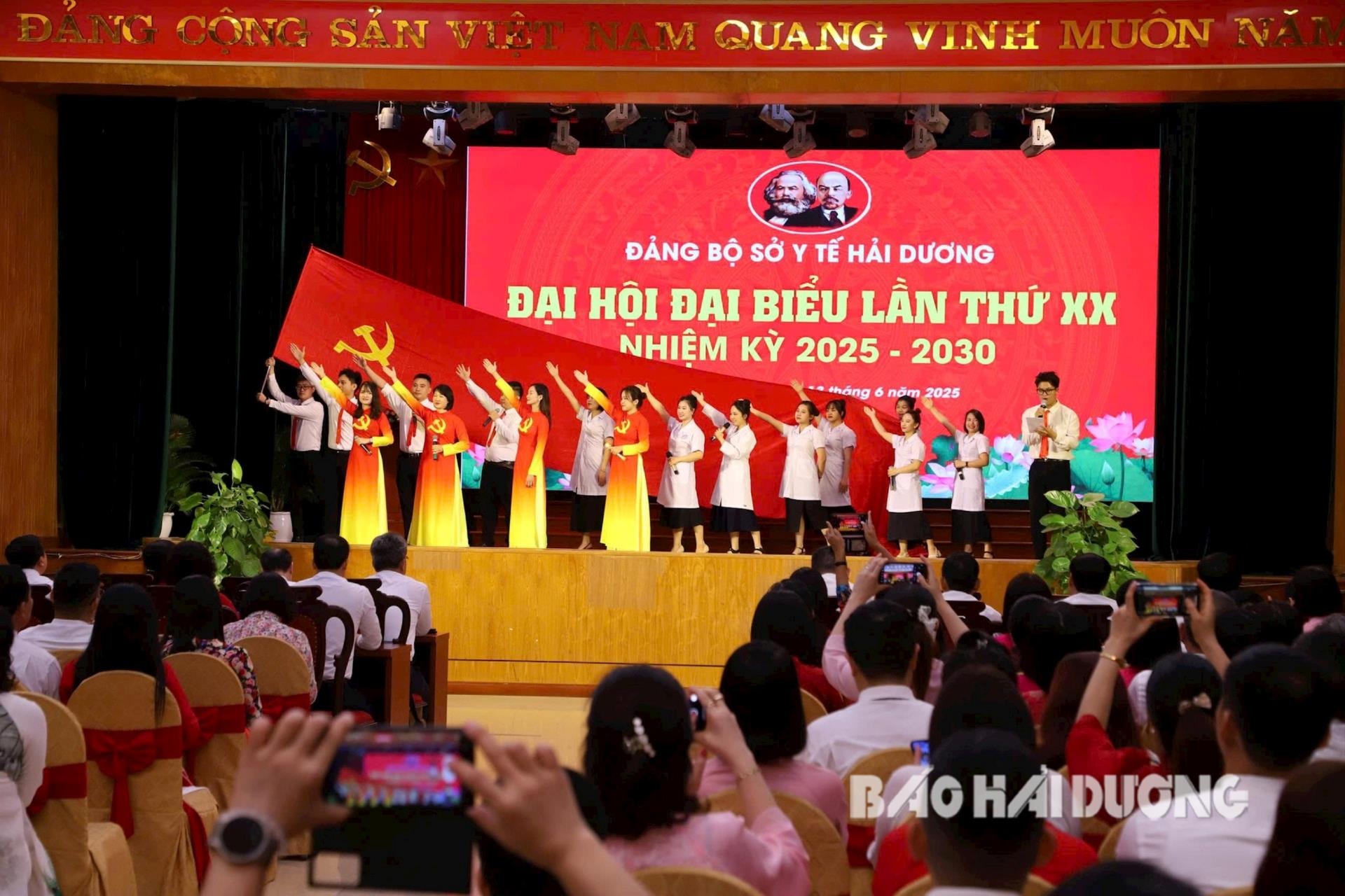 gen-h-van-nghe-dai-hoi(1).jpg