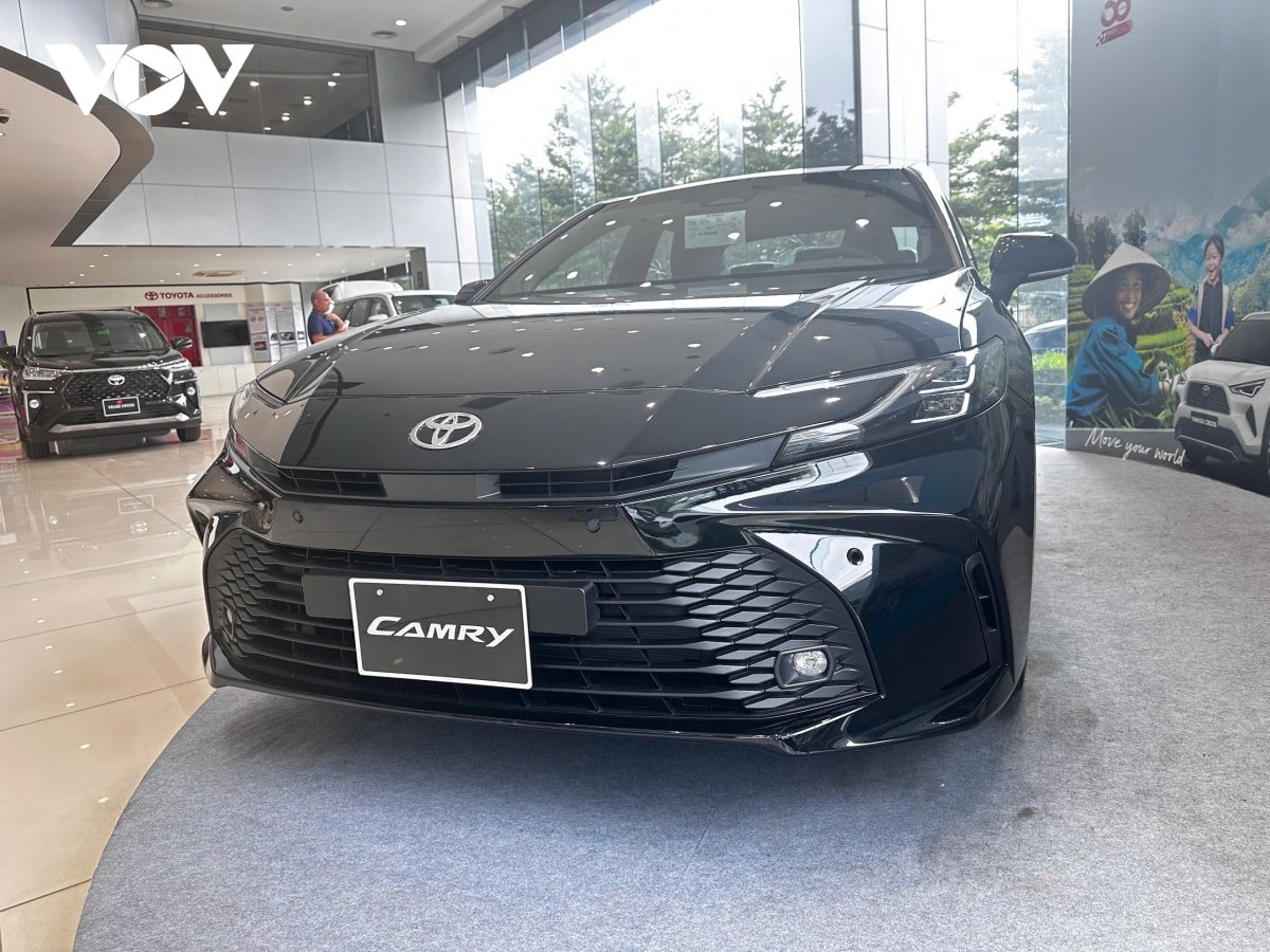 nhieu dai ly giam toi 100 trieu dong cho toyota camry hinh anh 1