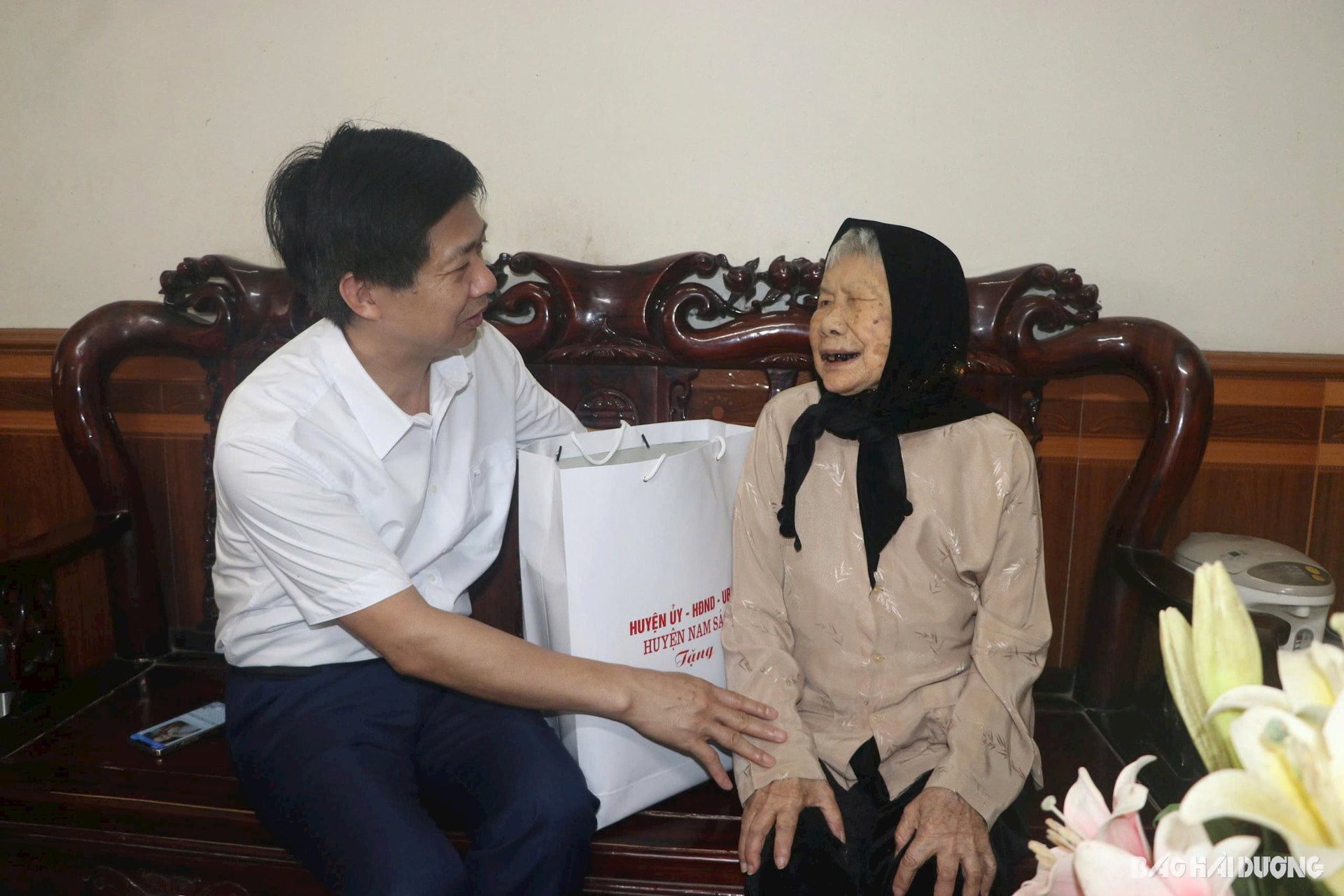 ho-ngoc-lam.jpg