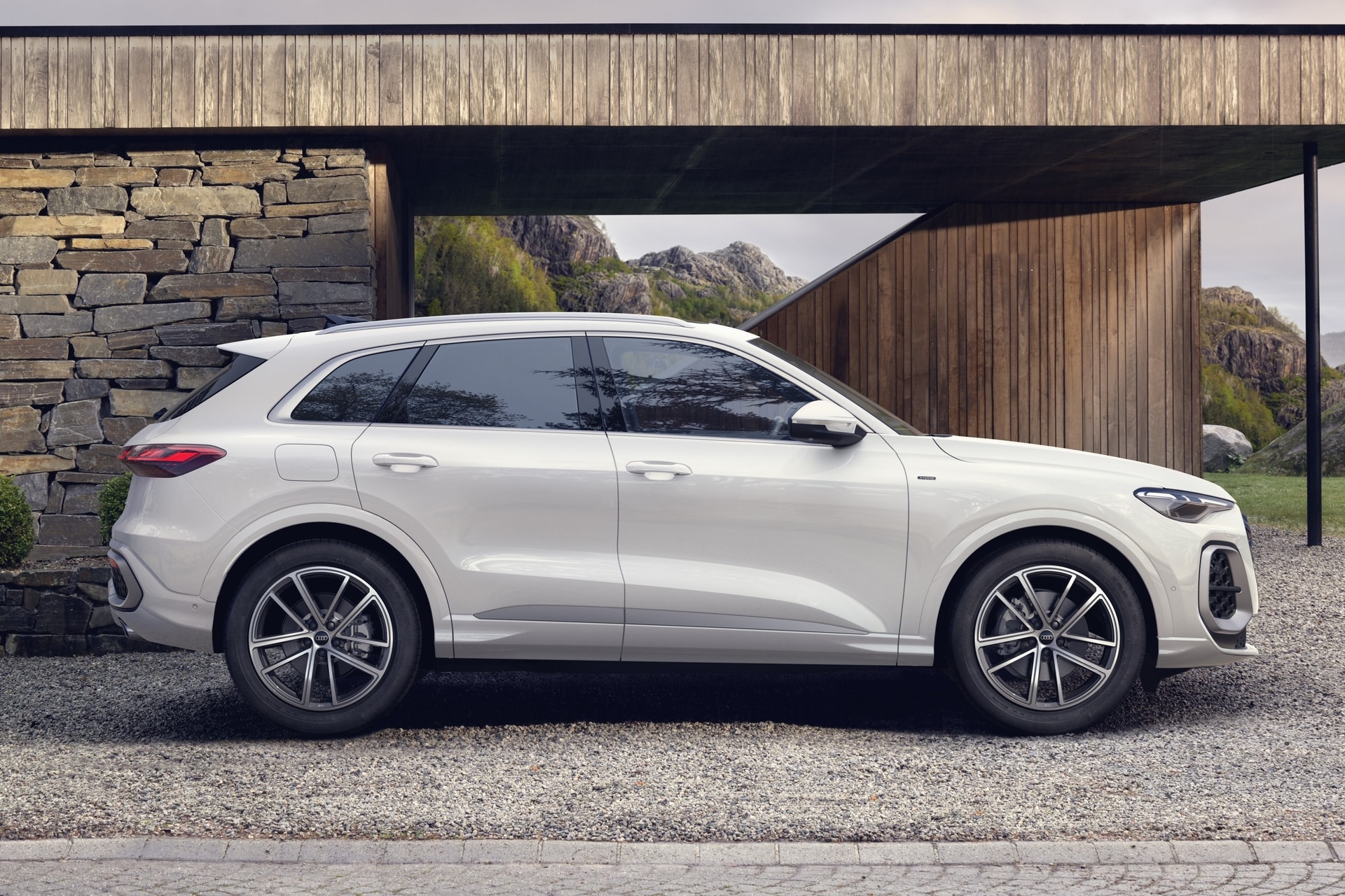 audi, q5, phev, q5 phev, audi q5, audi q5 phev, e-hybrid, q5 e-hybrid, audi q5 e-hybrid, suv, sportback, q5 sportback anh 6