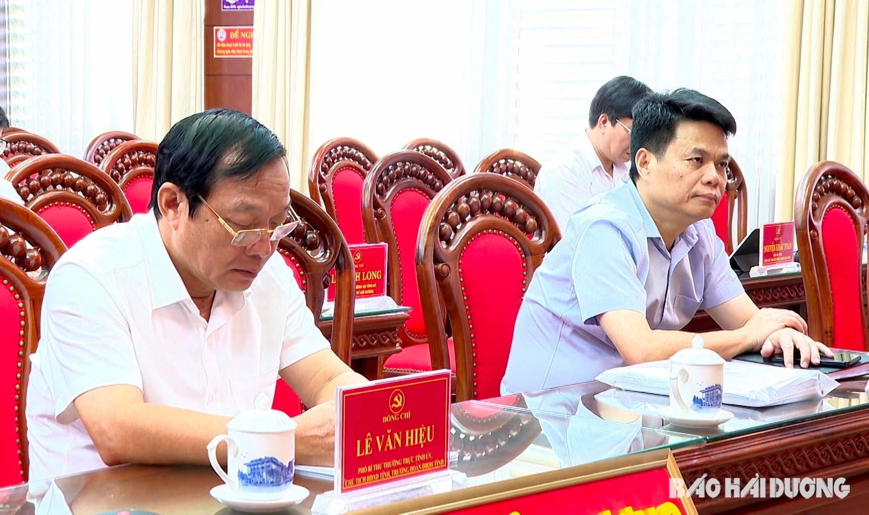 du-hoi-nghi.jpg