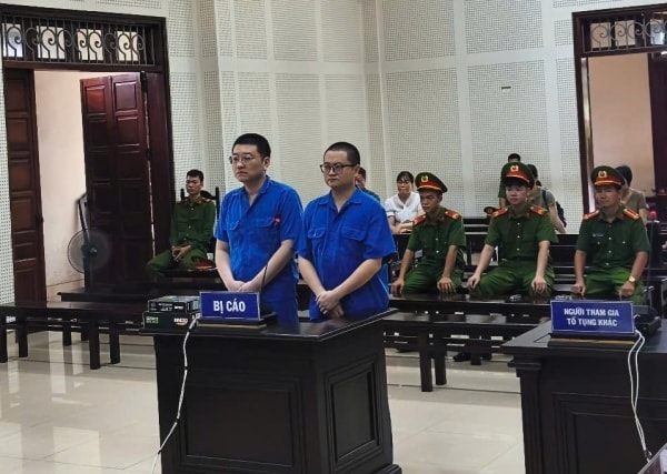 Xử phạt 8 năm tù 2 bị cáo người Trung Quốc về tội tàng trữ, lưu hành tiền giả -0