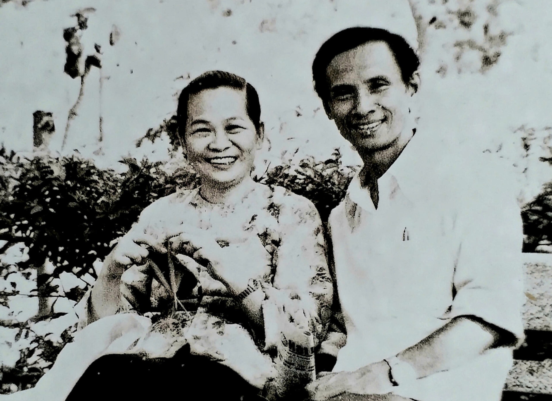 Nữ nhà báo Thụy Nga, nguyên Ủy viên Ban Biên tập Báo Hải Phòng và nhà báo Kim Toàn, nguyên Tổng biên tập Báo Hải Phòng.