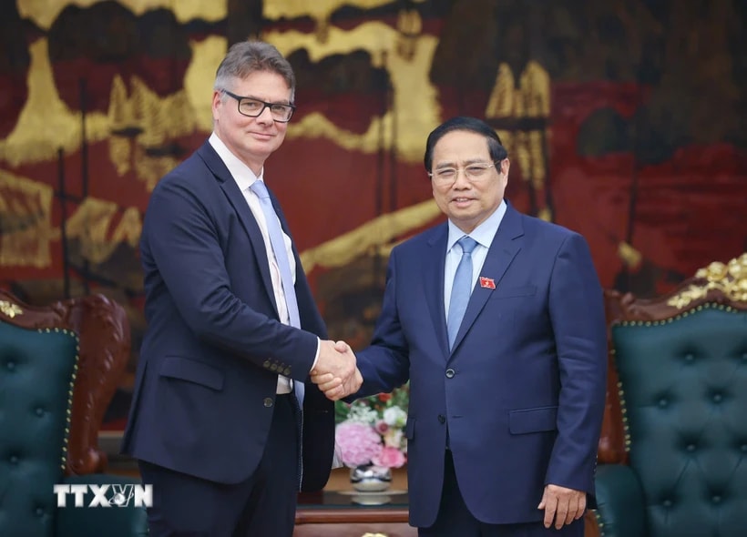 Thủ tướng Phạm Minh Chính tiếp ông Antoine Colin, Phó Chủ tịch cấp cao, phụ trách toàn cầu về chuyển đổi số và chuỗi cung ứng của Tập đoàn HP (Hoa Kỳ). (Ảnh: Dương Giang/TTXVN)